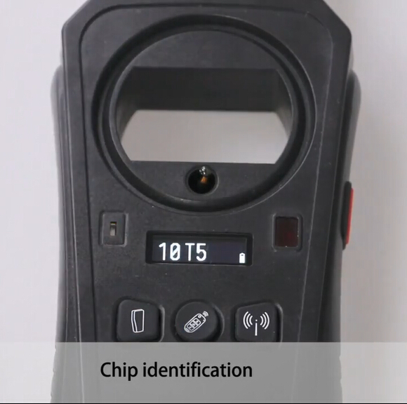 KEYDIY KD -X2 10T5 Chip Identifikation